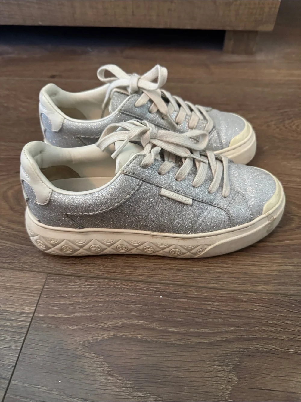 Tory Burch Silver Glitter Low-Top Sneakers with Cream Laces